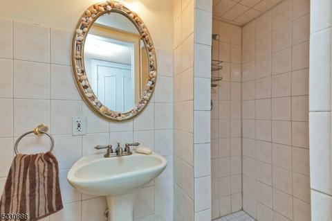 494 Malcolm Rd, Union, NJ 07083 photo 21