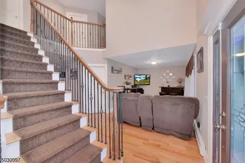 34 Shore Rd, Wayne, NJ 07470 photo 2