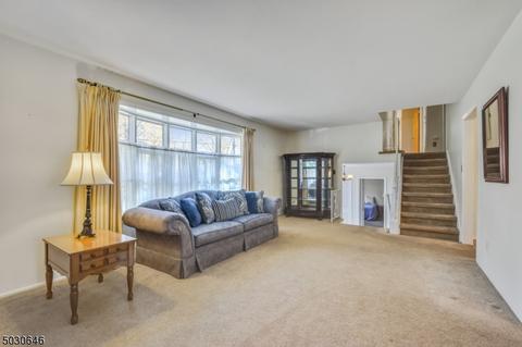 117 River Bend Rd, Berkeley Heights, NJ 07922 photo 4