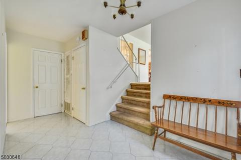117 River Bend Rd, Berkeley Heights, NJ 07922 photo 2