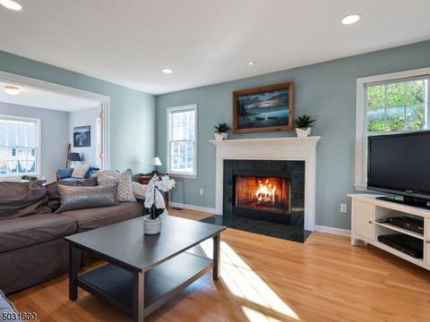 2 Darling Rd, Waldwick, NJ 07463 photo 7