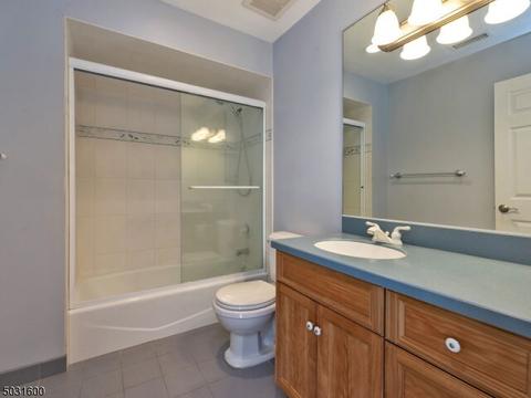 2 Darling Rd, Waldwick, NJ 07463 photo 21