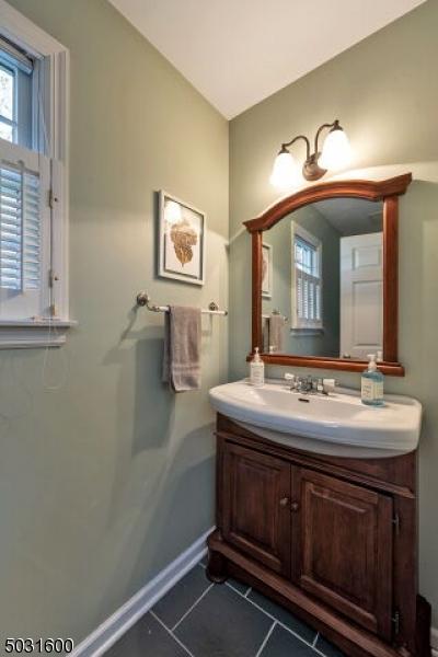 2 Darling Rd, Waldwick, NJ 07463 photo 13
