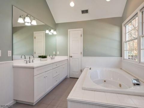 2 Darling Rd, Waldwick, NJ 07463 photo 16