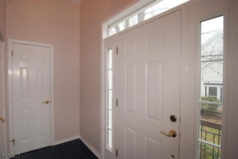 8 Rainier Ct, Hackettstown, NJ 07840 photo 2