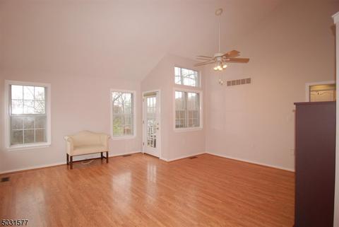 8 Rainier Ct, Hackettstown, NJ 07840 photo 3