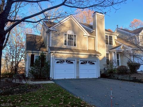 8 Rainier Ct, Hackettstown, NJ 07840 photo 1
