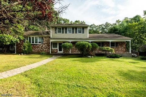 61 Hershey Rd, Wayne, NJ 07470 photo 1
