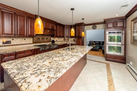 61 Hershey Rd, Wayne, NJ 07470 photo 2
