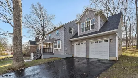 129 Chestnut Dr, Wayne, NJ 07470 photo 1