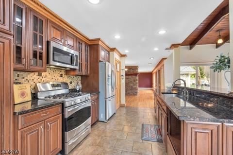 390 Summit Rd, Mountainside, NJ 07092 photo 6