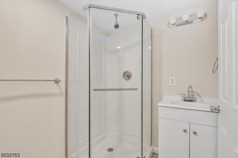 390 Summit Rd, Mountainside, NJ 07092 photo 18