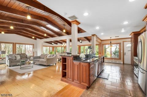 390 Summit Rd, Mountainside, NJ 07092 photo 5