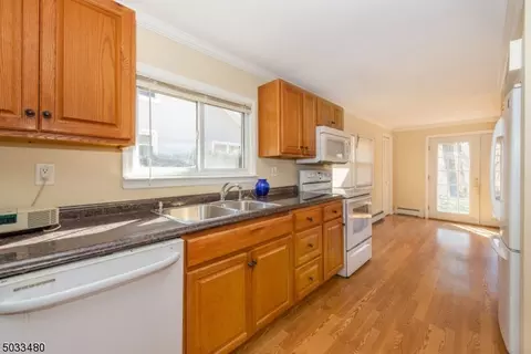 33 Shore Rd, Wayne, NJ 07470 photo 8