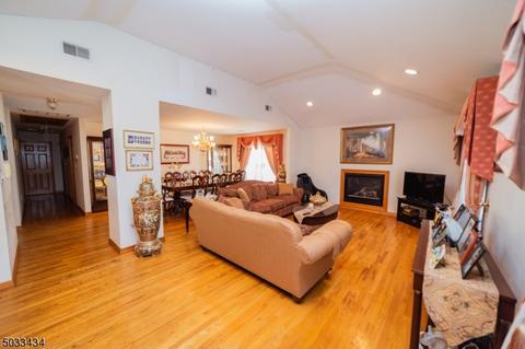 18 Myrtle Ave, Nutley, NJ 07110 photo 7