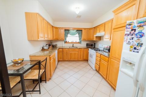 18 Myrtle Ave, Nutley, NJ 07110 photo 11