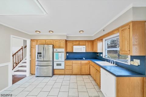 15 Robin Ct, Springfield, NJ 07081 photo 9