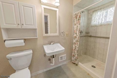 511 Herrick Dr, Dover, NJ 07801 photo 3