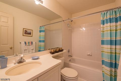 16 Bobolink Ct, Wayne, NJ 07470 photo 17