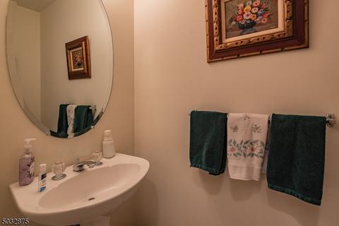 16 Bobolink Ct, Wayne, NJ 07470 photo 12