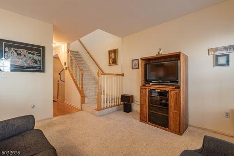 16 Bobolink Ct, Wayne, NJ 07470 photo 11