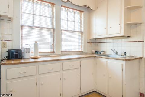 292 Berkeley Ave, Bloomfield, NJ 07003 photo 9