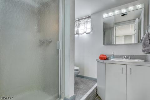 126 E Prospect St, Waldwick, NJ 07463 photo 22