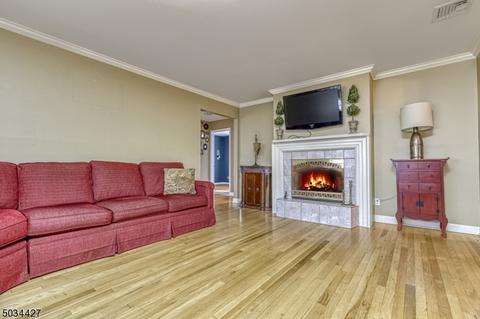 126 E Prospect St, Waldwick, NJ 07463 photo 8
