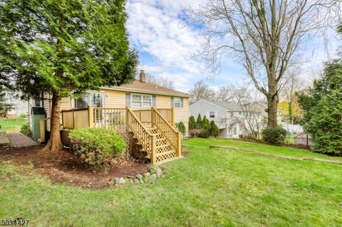 126 E Prospect St, Waldwick, NJ 07463 photo 4
