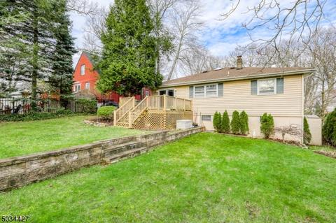 126 E Prospect St, Waldwick, NJ 07463 photo 3