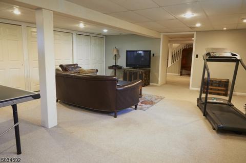 4 Bodie Rd, Wayne, NJ 07470 photo 23