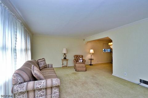 452 Blanchard Ter, Hackensack, NJ 07601 photo 2