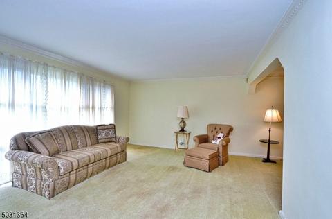 452 Blanchard Ter, Hackensack, NJ 07601 photo 3