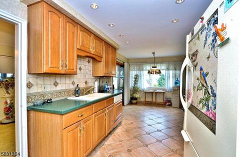 452 Blanchard Ter, Hackensack, NJ 07601 photo 6