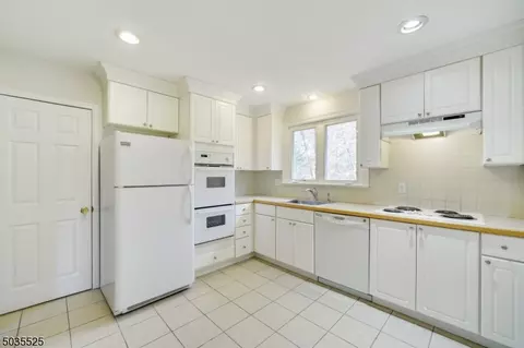 440 Timber Dr, Berkeley Heights, NJ 07922 photo 10
