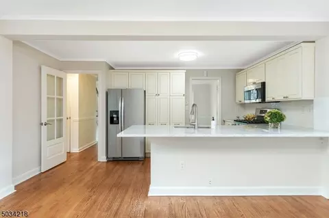41 Parkview Ter, Summit, NJ 07901 photo 6