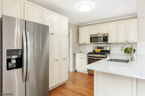 41 Parkview Ter, Summit, NJ 07901 photo 5