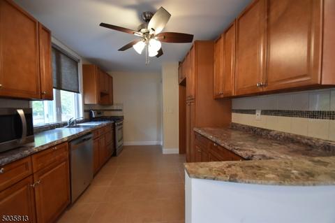 136 Valley Rd, Wayne, NJ 07470 photo 5
