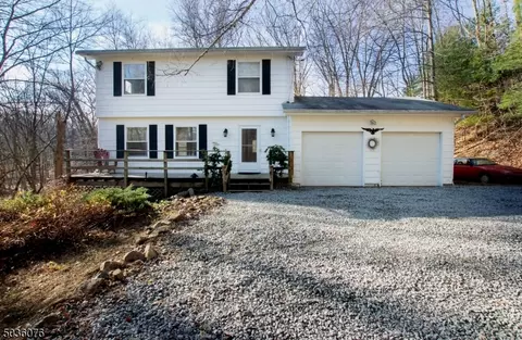 205 E Mill Rd, Long Valley, NJ 07853 photo 2