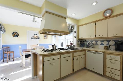 28 Barbara Way, Wayne, NJ 07470 photo 9