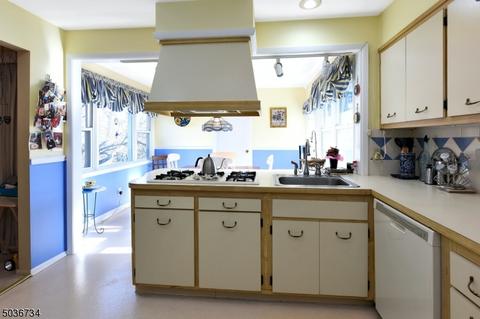 28 Barbara Way, Wayne, NJ 07470 photo 8