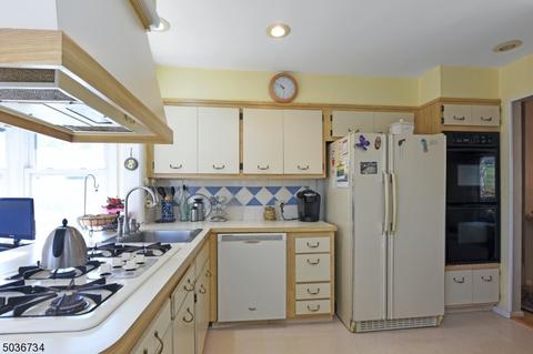28 Barbara Way, Wayne, NJ 07470 photo 10