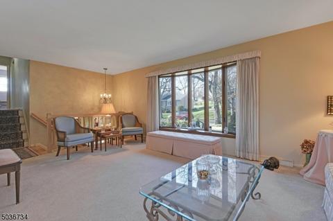 28 Barbara Way, Wayne, NJ 07470 photo 4
