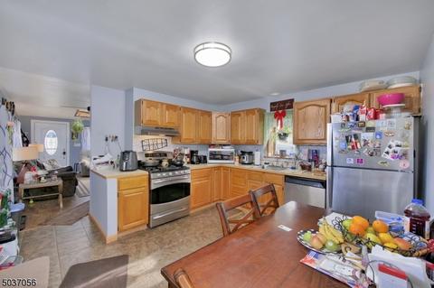 11 Storms Pl, Wanaque Boro, NJ 07420 photo 8