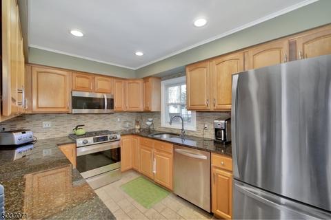 29 Packanack Lake Rd, Wayne, NJ 07470 photo 7
