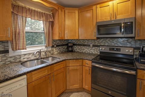 311 Cook St, Hackettstown, NJ 07840 photo 9
