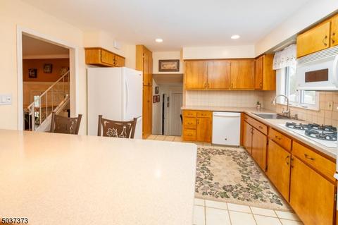 2 Lenox Rd, Wayne, NJ 07470 photo 9