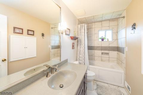 2 Lenox Rd, Wayne, NJ 07470 photo 17