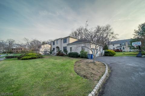 27 Longell Dr, Wayne, NJ 07470 photo 2
