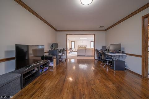 27 Longell Dr, Wayne, NJ 07470 photo 5